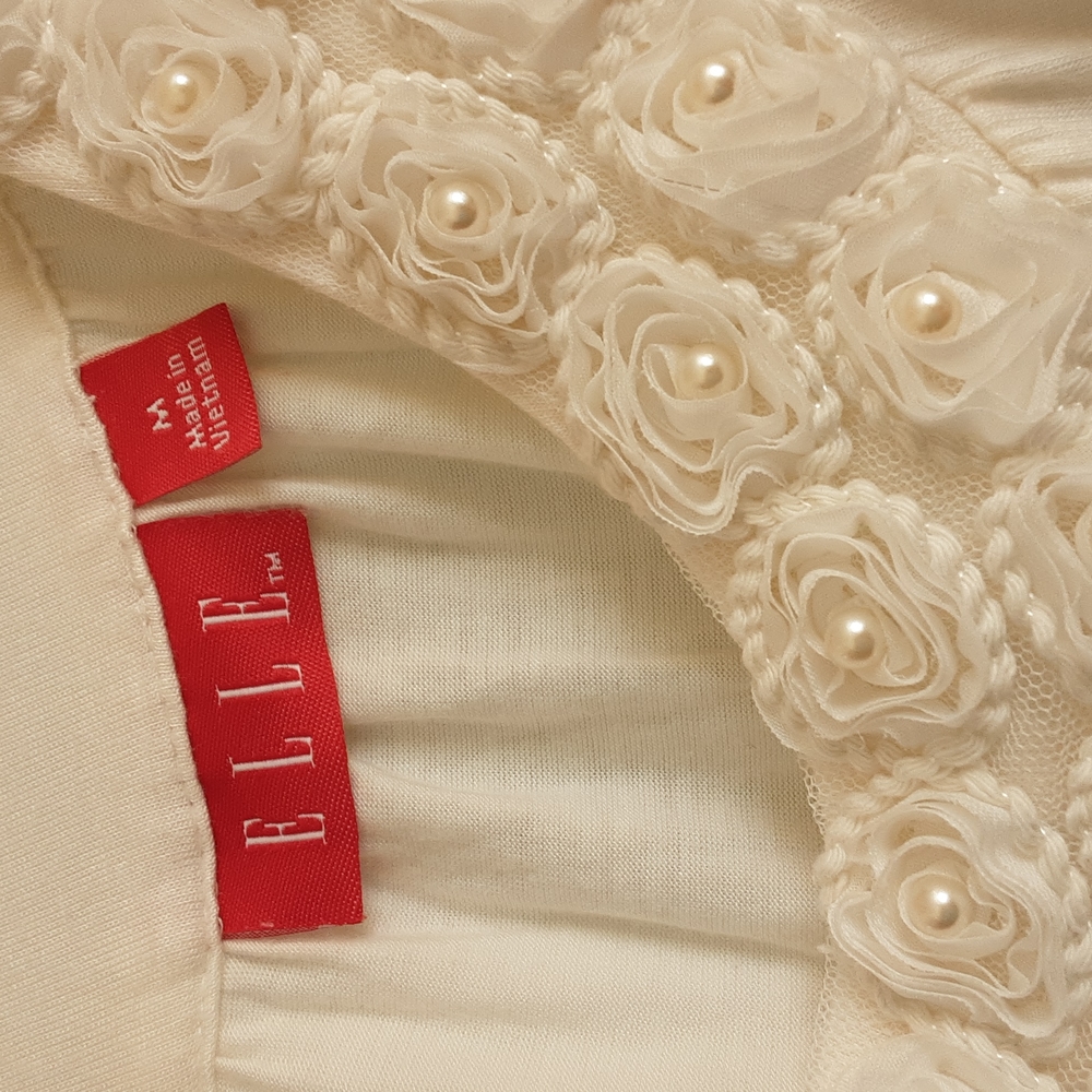 Elle Pearl Floral Rosettes Cream Scoop Neck Top - Picture 2 of 3
